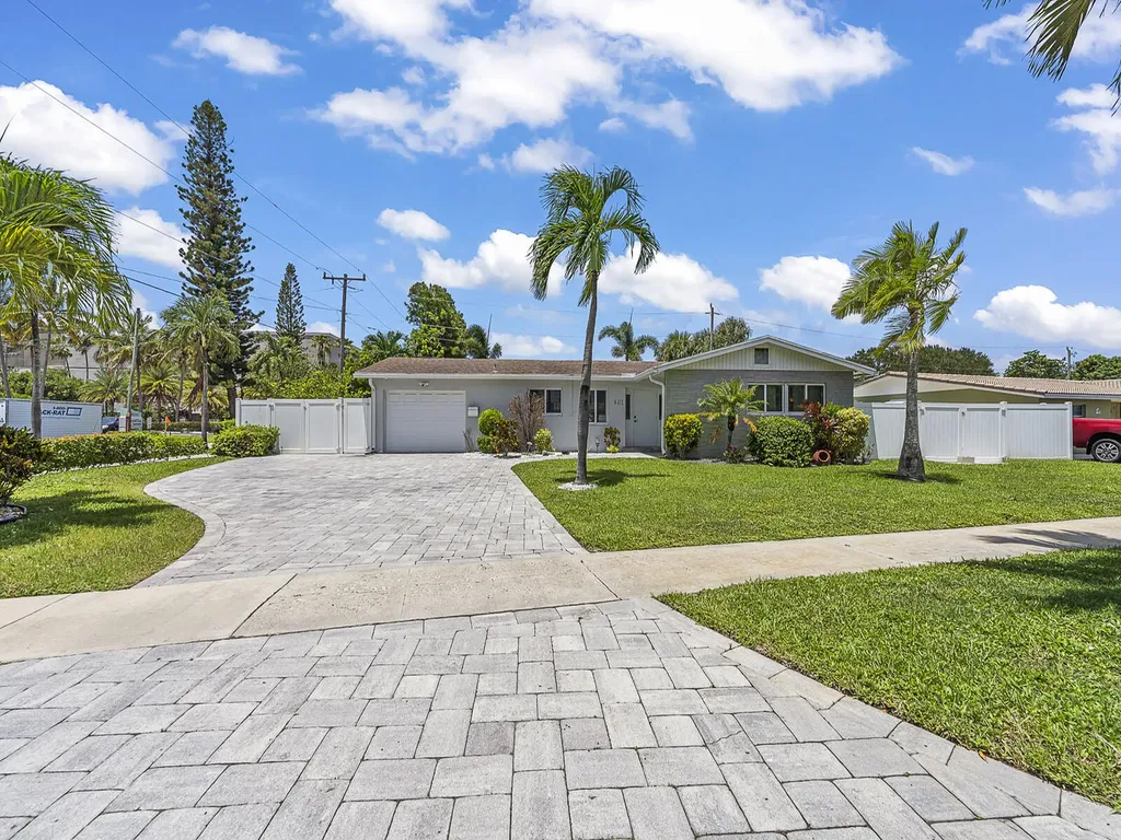 801 SE 14th Street Deerfield Beach FL 33441
