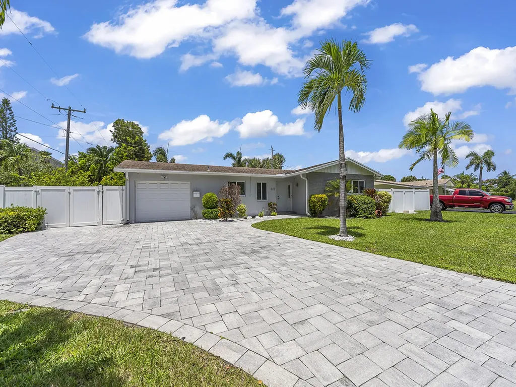801 SE 14th Street Deerfield Beach FL 33441