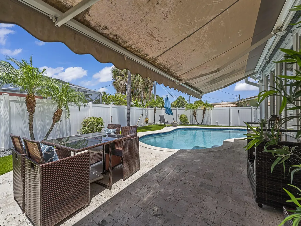 801 SE 14th Street Deerfield Beach FL 33441