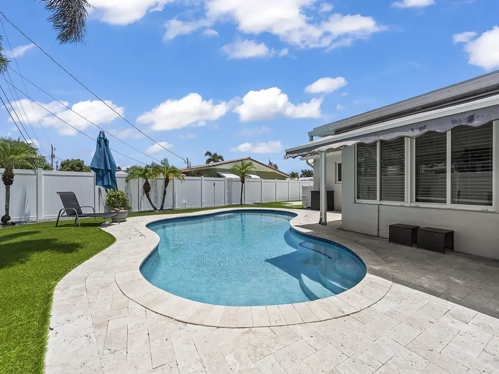 801 SE 14th Street Deerfield Beach FL 33441