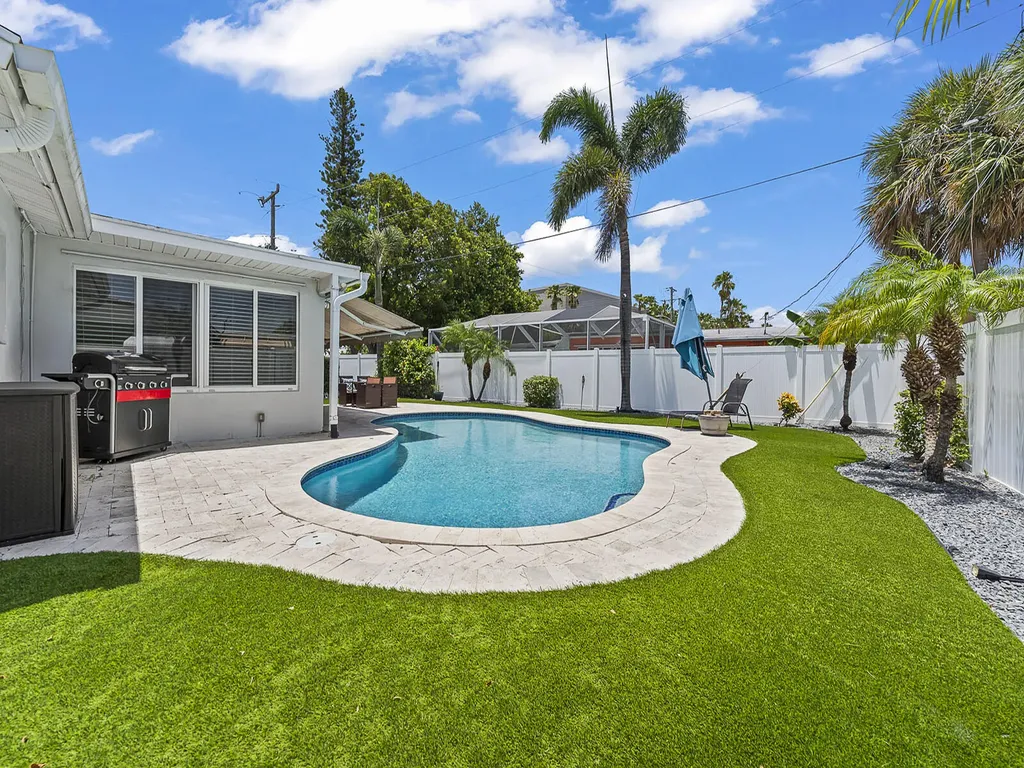 801 SE 14th Street Deerfield Beach FL 33441