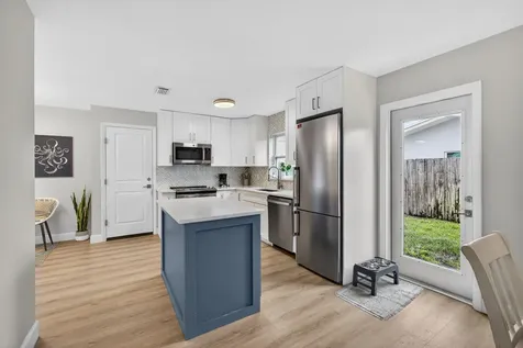 9820 Daisy Avenue Palm Beach Gardens FL 33410
