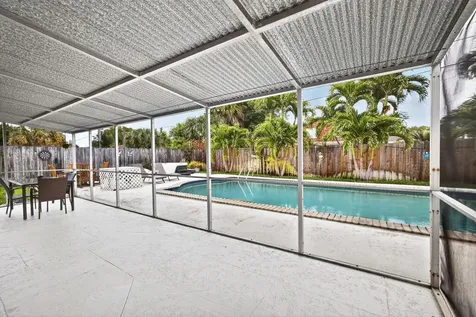 9820 Daisy Avenue Palm Beach Gardens FL 33410