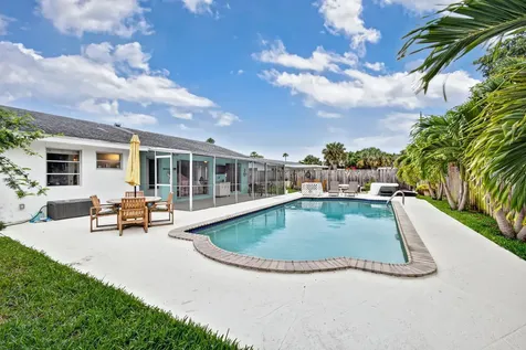 9820 Daisy Avenue Palm Beach Gardens FL 33410