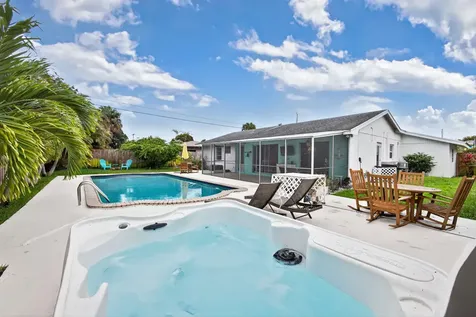 9820 Daisy Avenue Palm Beach Gardens FL 33410
