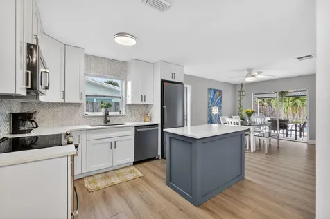 9820 Daisy Avenue Palm Beach Gardens FL 33410