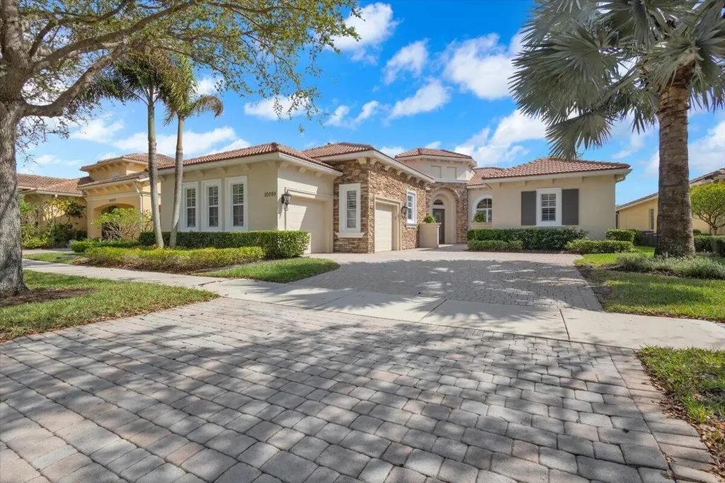 10095 SW Nuova Way Port St Lucie FL 34986