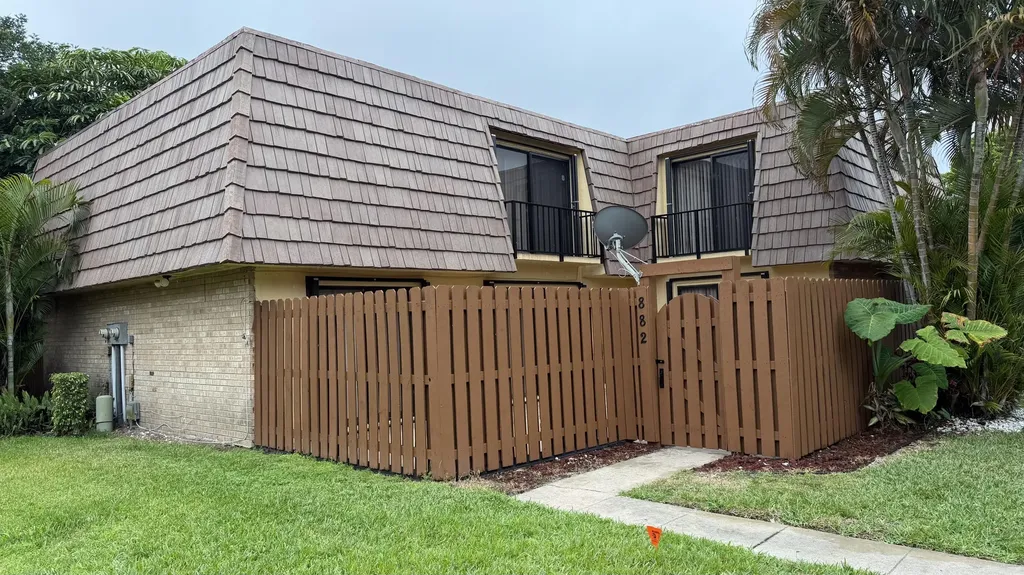 882 Springdale Circle Palm Springs FL 33461
