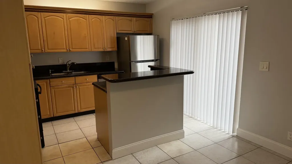 882 Springdale Circle Palm Springs FL 33461