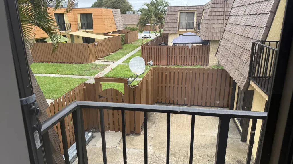 882 Springdale Circle Palm Springs FL 33461