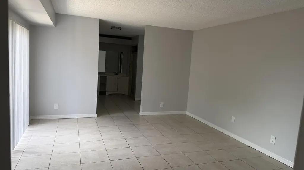 882 Springdale Circle Palm Springs FL 33461