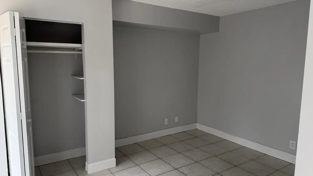882 Springdale Circle Palm Springs FL 33461