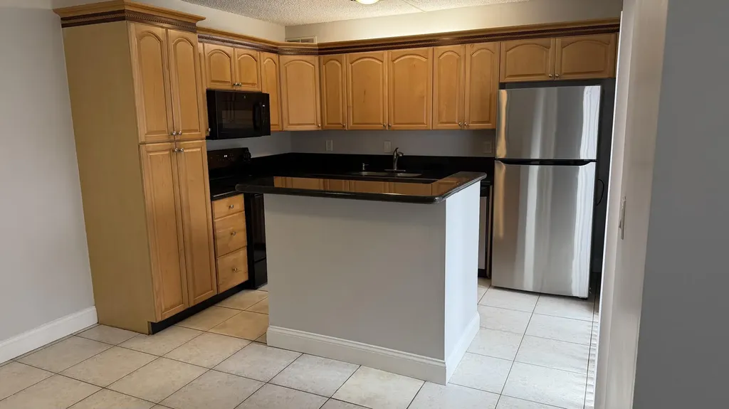 882 Springdale Circle Palm Springs FL 33461