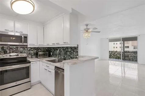 2841 Somerset Drive Lauderdale Lakes FL 33311
