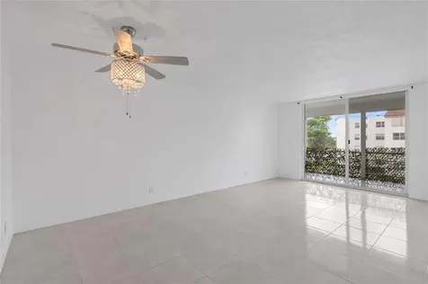 2841 Somerset Drive Lauderdale Lakes FL 33311