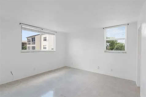 2841 Somerset Drive Lauderdale Lakes FL 33311