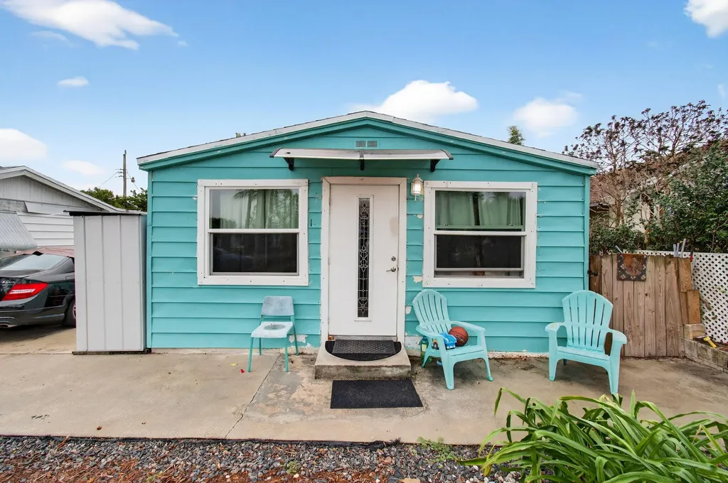 1071 Peak Road Lake Worth FL 33462