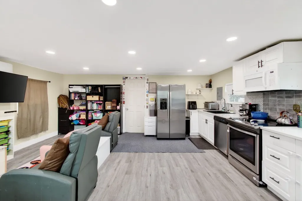 1071 Peak Road Lake Worth FL 33462