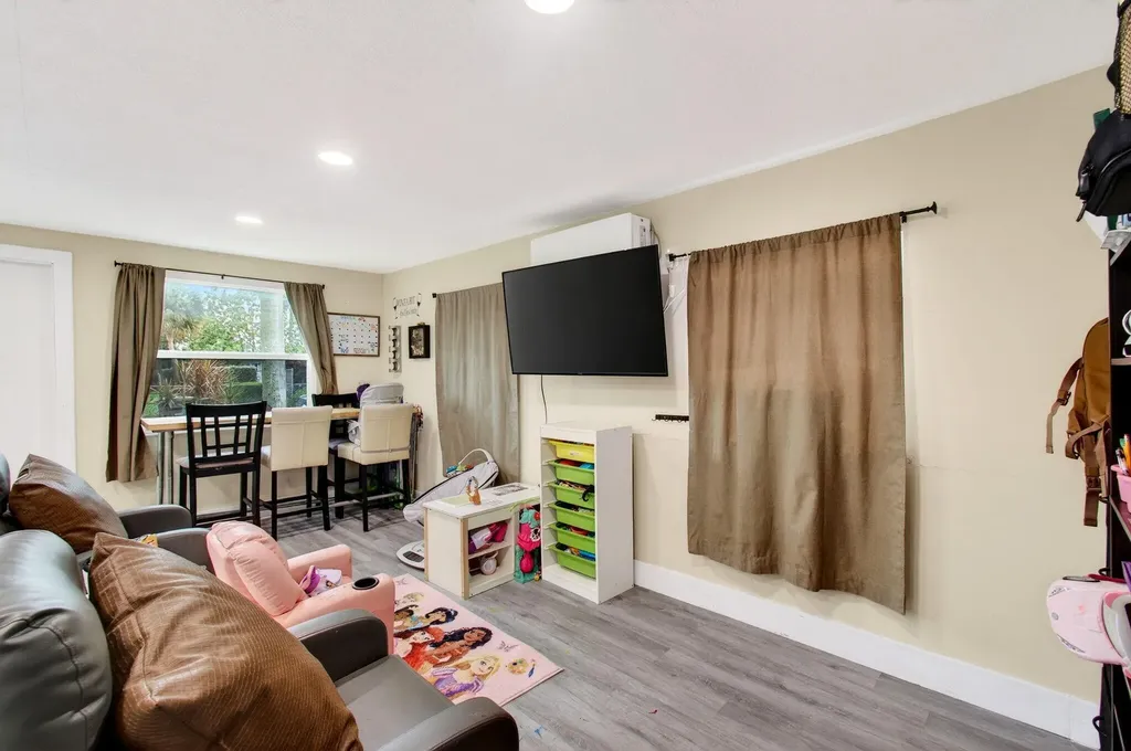1071 Peak Road Lake Worth FL 33462