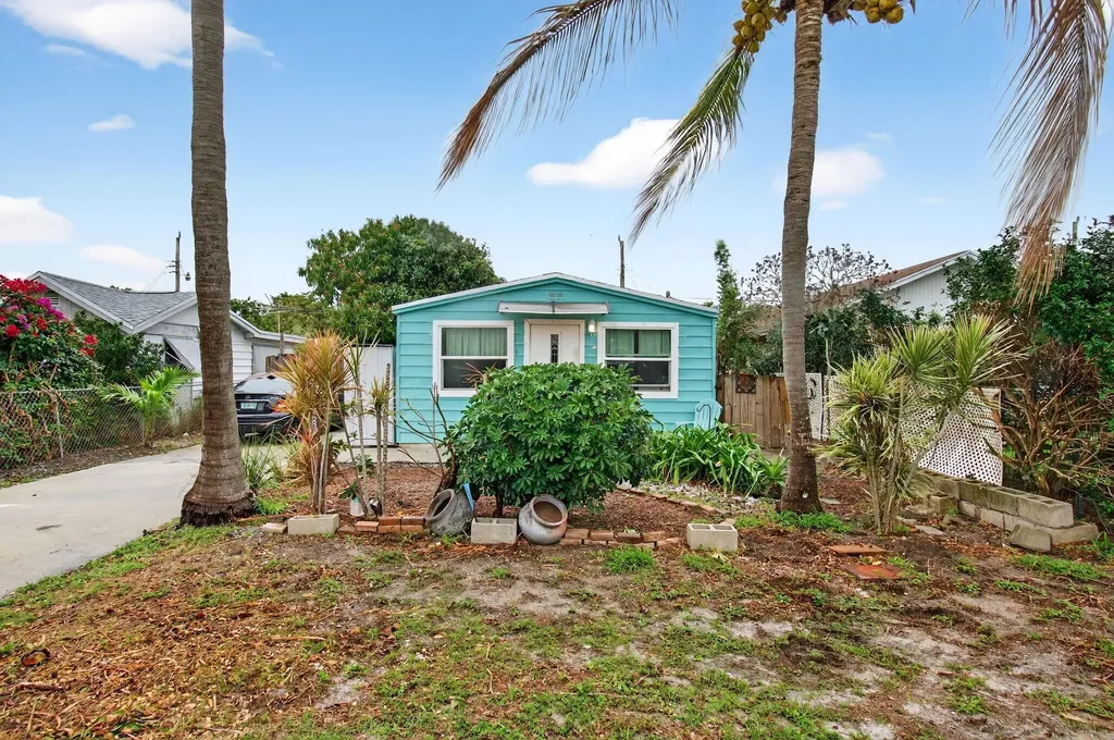 1071 Peak Road Lake Worth FL 33462