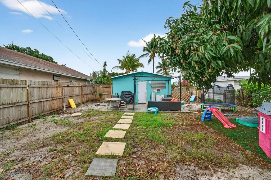 1071 Peak Road Lake Worth FL 33462
