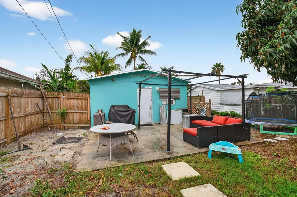 1071 Peak Road Lake Worth FL 33462