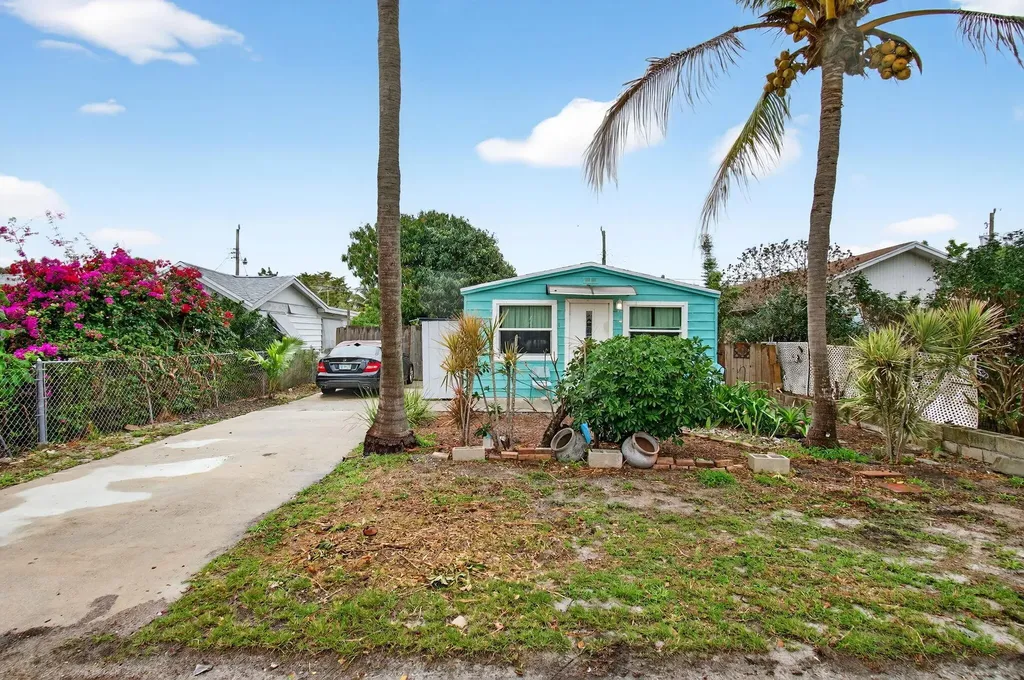 1071 Peak Road Lake Worth FL 33462