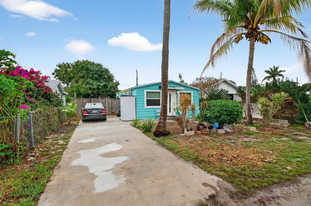 1071 Peak Road Lake Worth FL 33462