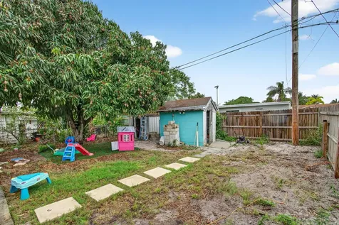 1071 Peak Road Lake Worth FL 33462