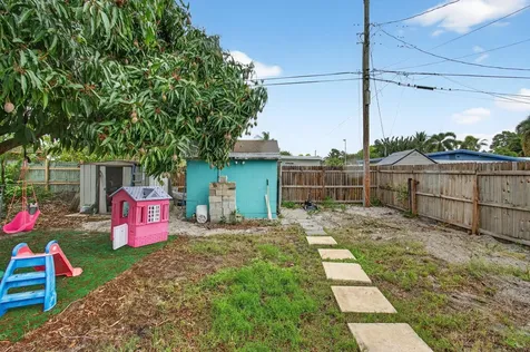1071 Peak Road Lake Worth FL 33462