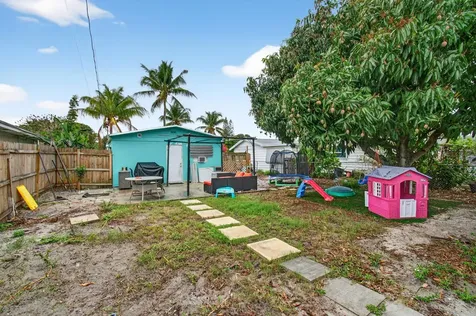 1071 Peak Road Lake Worth FL 33462