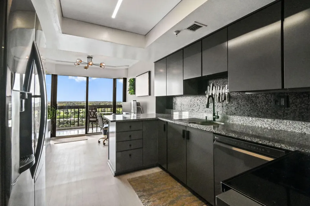 1900 Consulate Place West Palm Beach FL 33401
