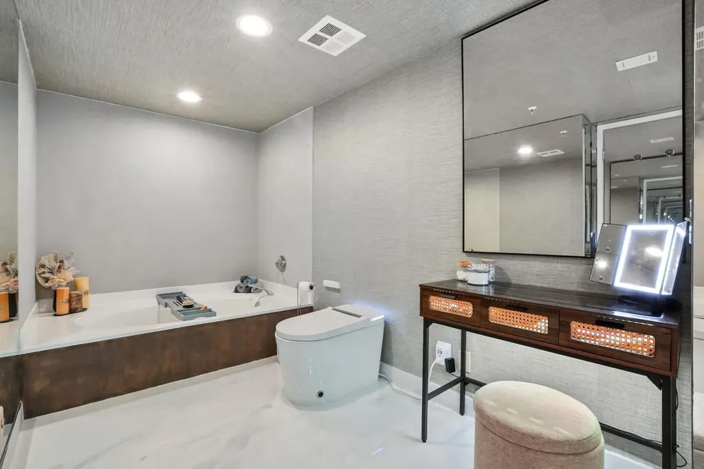 1900 Consulate Place West Palm Beach FL 33401