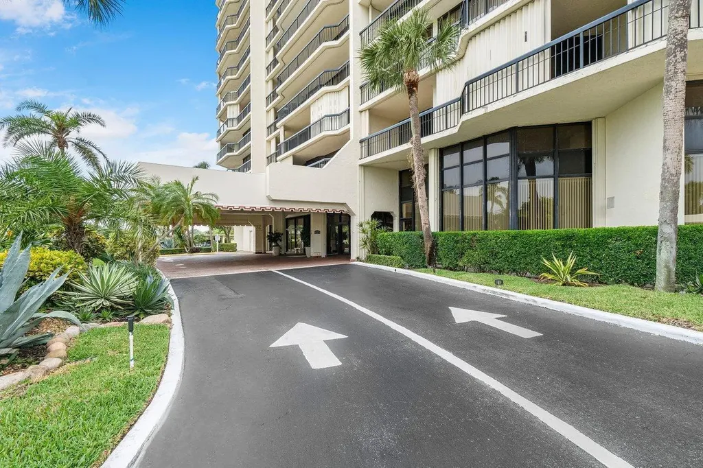 1900 Consulate Place West Palm Beach FL 33401