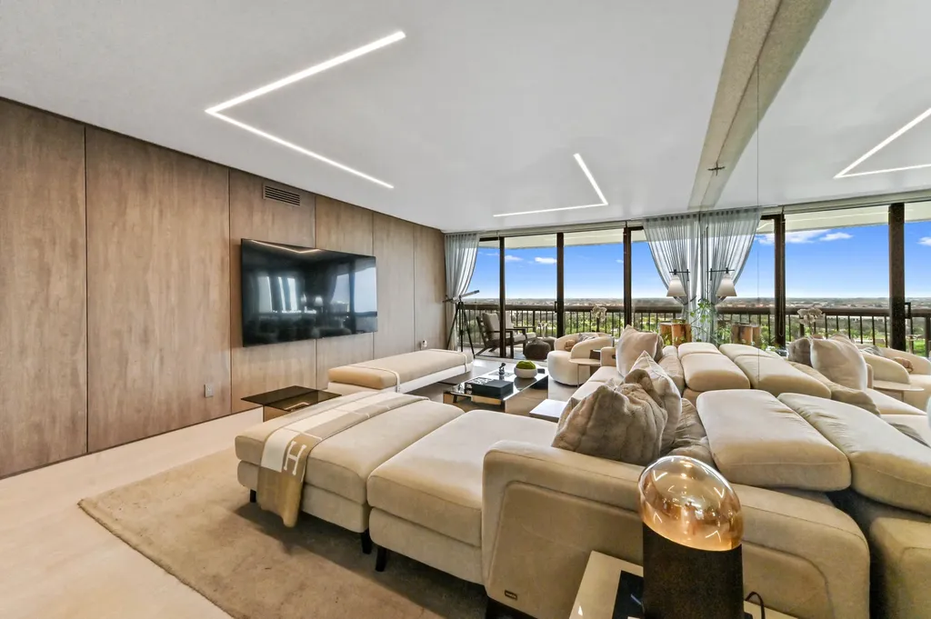 1900 Consulate Place West Palm Beach FL 33401