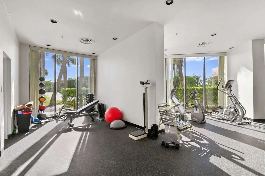 1900 Consulate Place West Palm Beach FL 33401