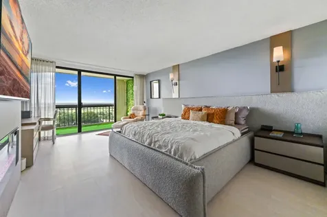 1900 Consulate Place West Palm Beach FL 33401