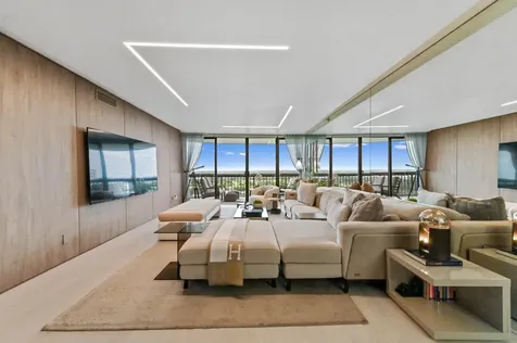 1900 Consulate Place West Palm Beach FL 33401