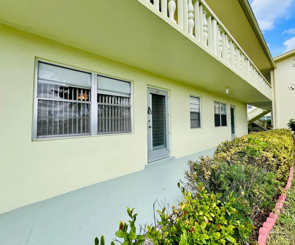 27 Sheffield B West Palm Beach FL 33417