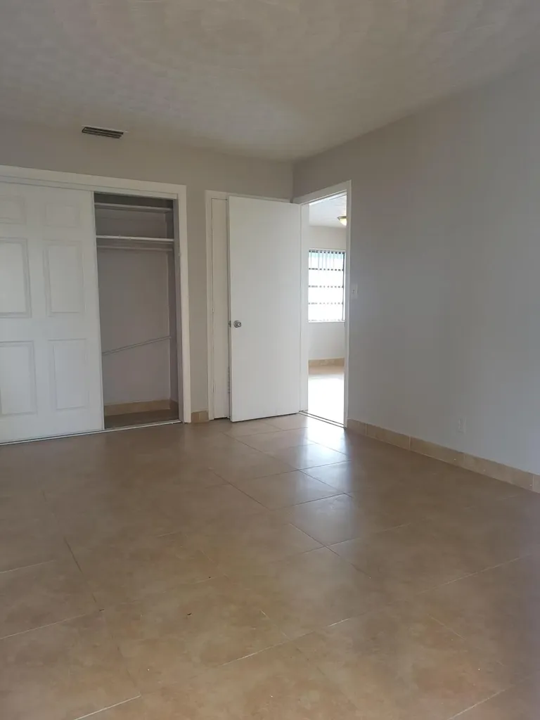 1011 NE 8th Avenue Fort Lauderdale FL 33304