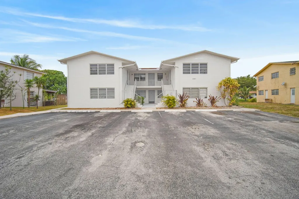 461 Sunshine Drive Coconut Creek FL