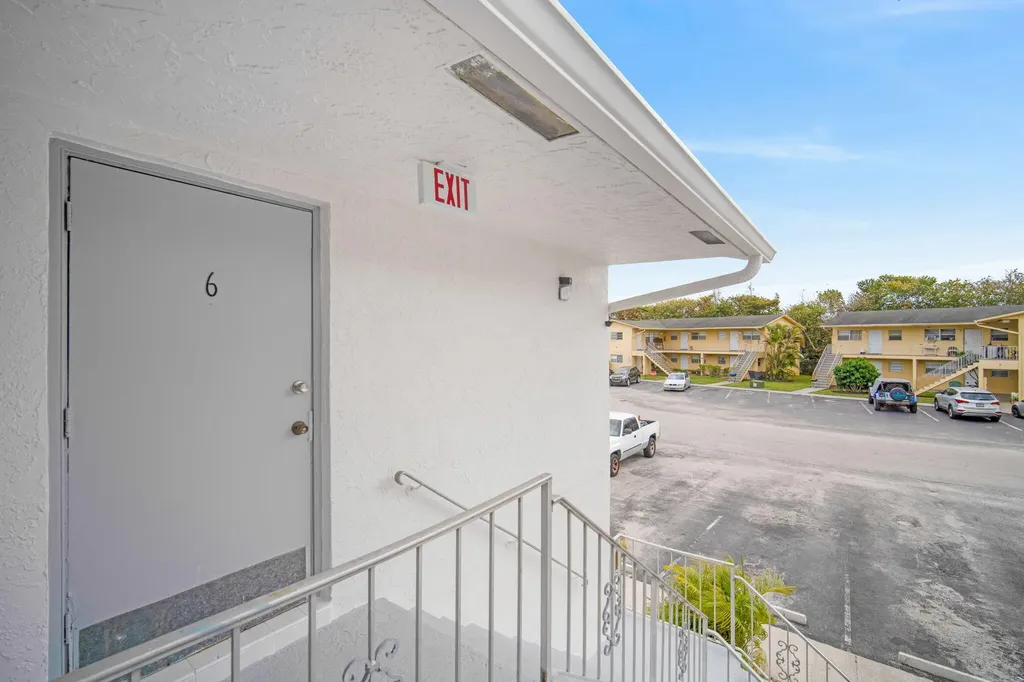 461 Sunshine Drive Coconut Creek FL