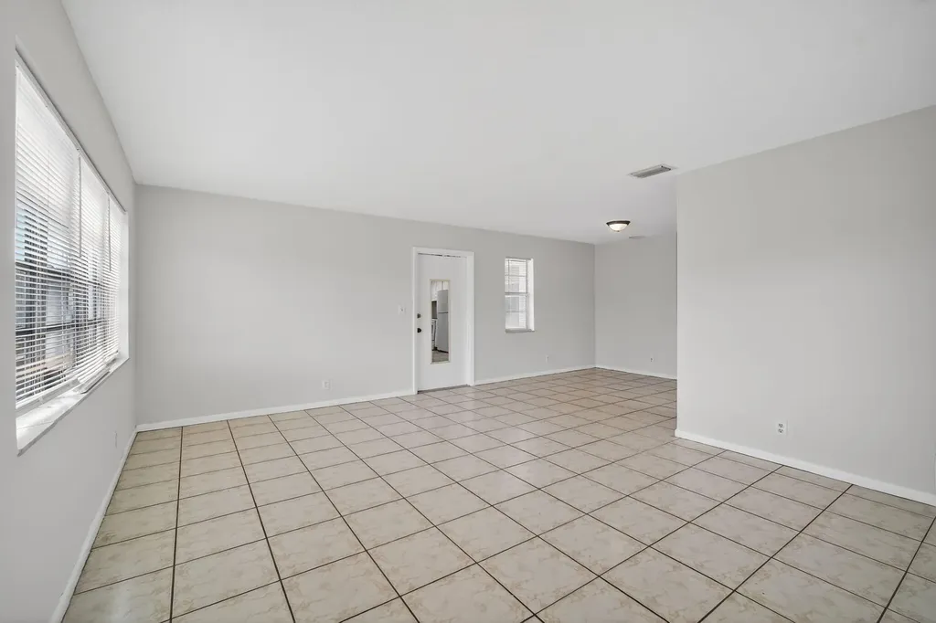461 Sunshine Drive Coconut Creek FL