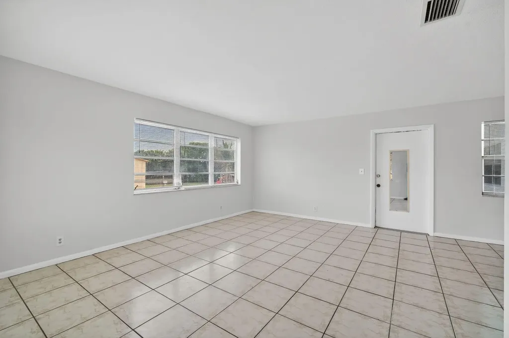 461 Sunshine Drive Coconut Creek FL