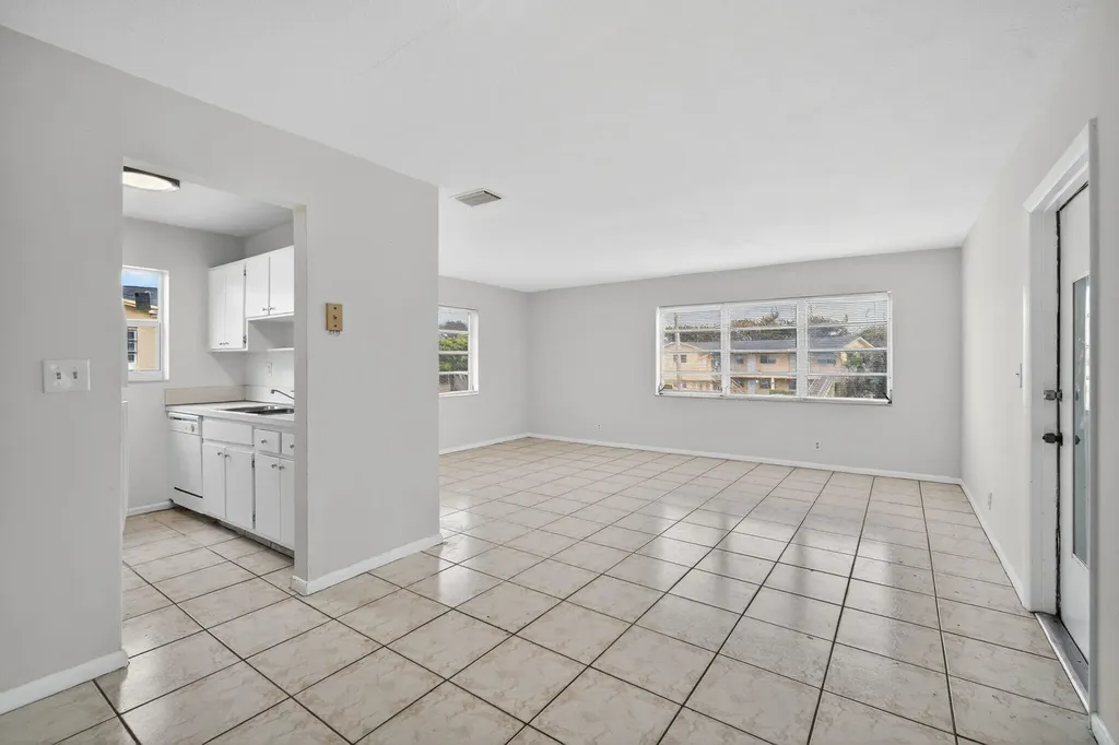 461 Sunshine Drive Coconut Creek FL