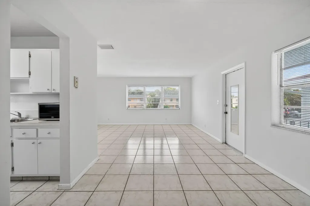 461 Sunshine Drive Coconut Creek FL