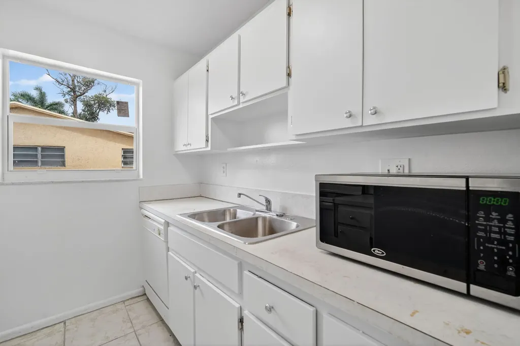 461 Sunshine Drive Coconut Creek FL