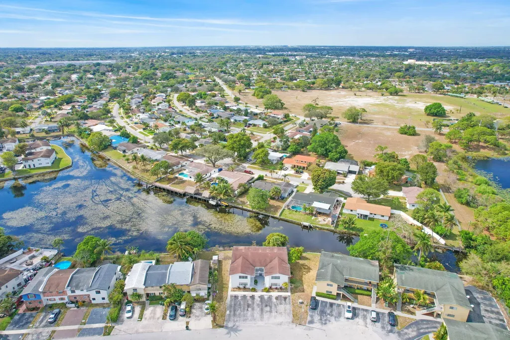 461 Sunshine Drive Coconut Creek FL