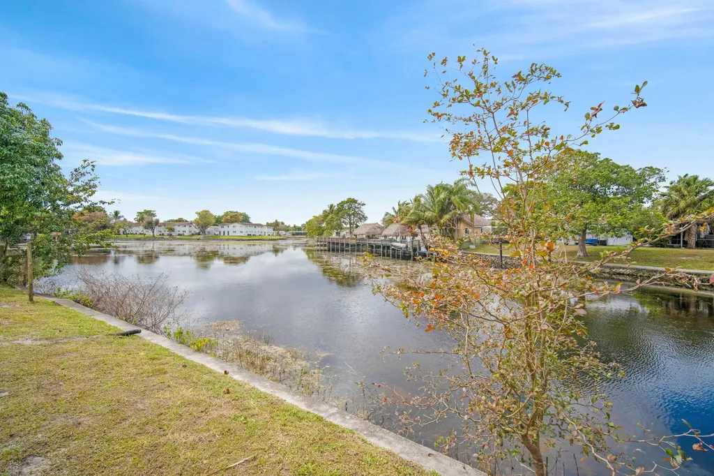 461 Sunshine Drive Coconut Creek FL