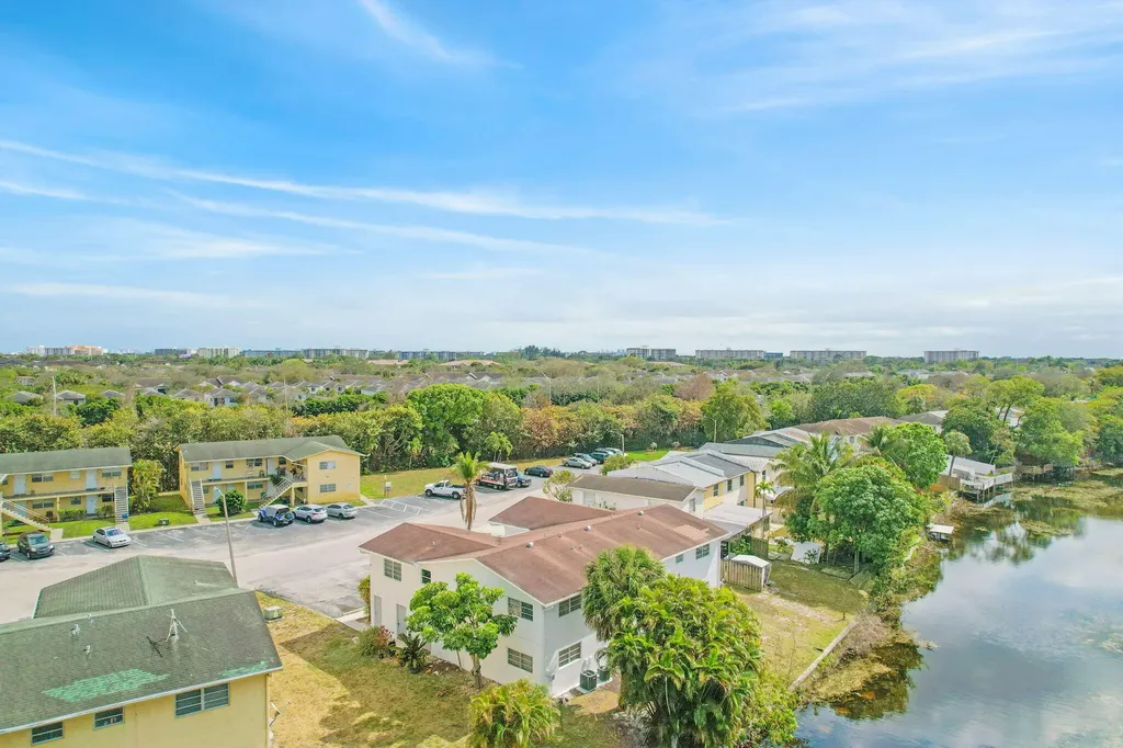 461 Sunshine Drive Coconut Creek FL